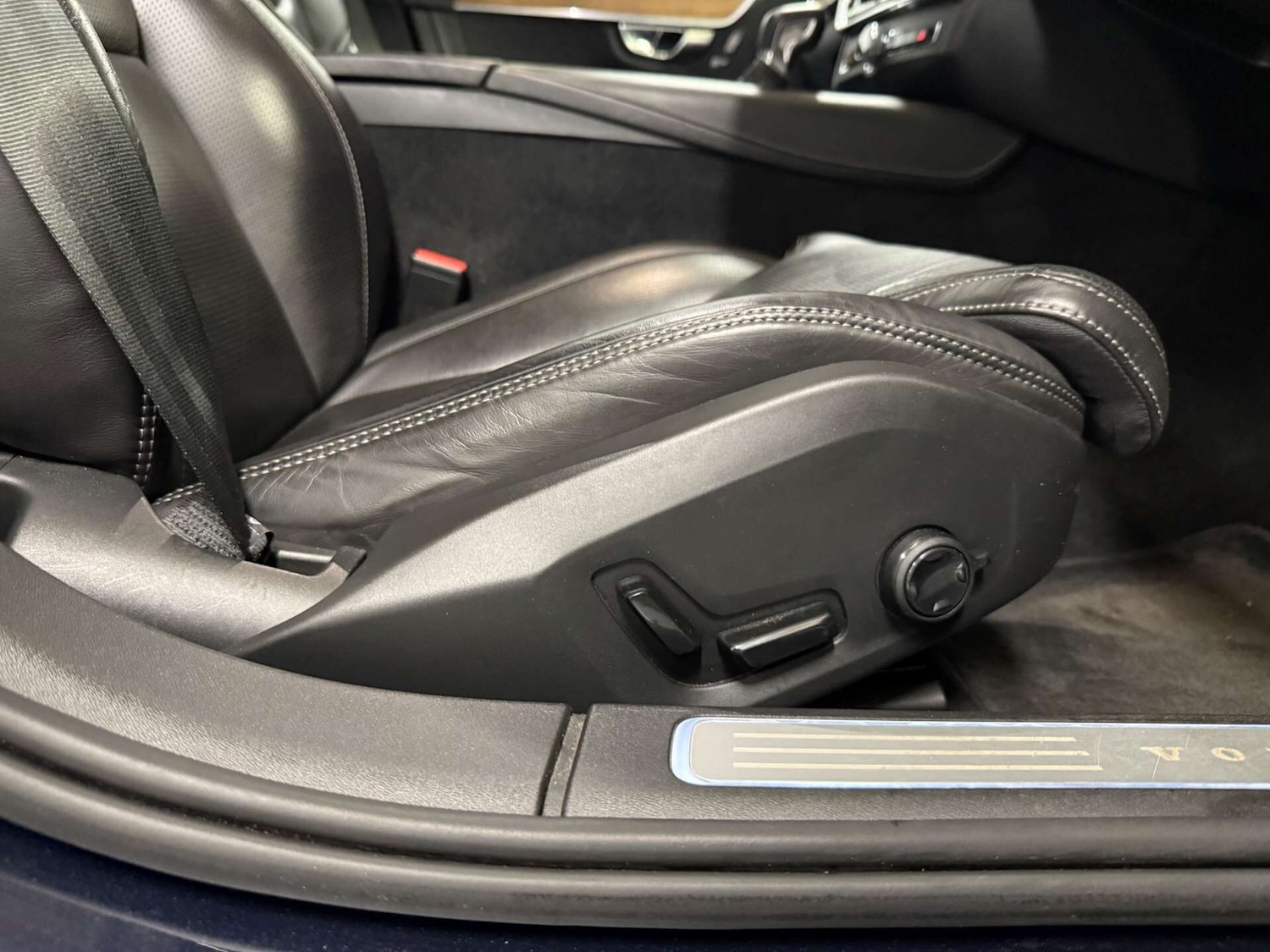 Used Volvo S90 2017 for sale - 76343800: Photo 11