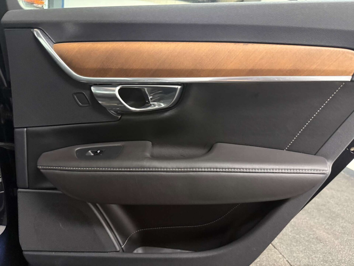 Used Volvo S90 2017 for sale - 76343800: Photo 33