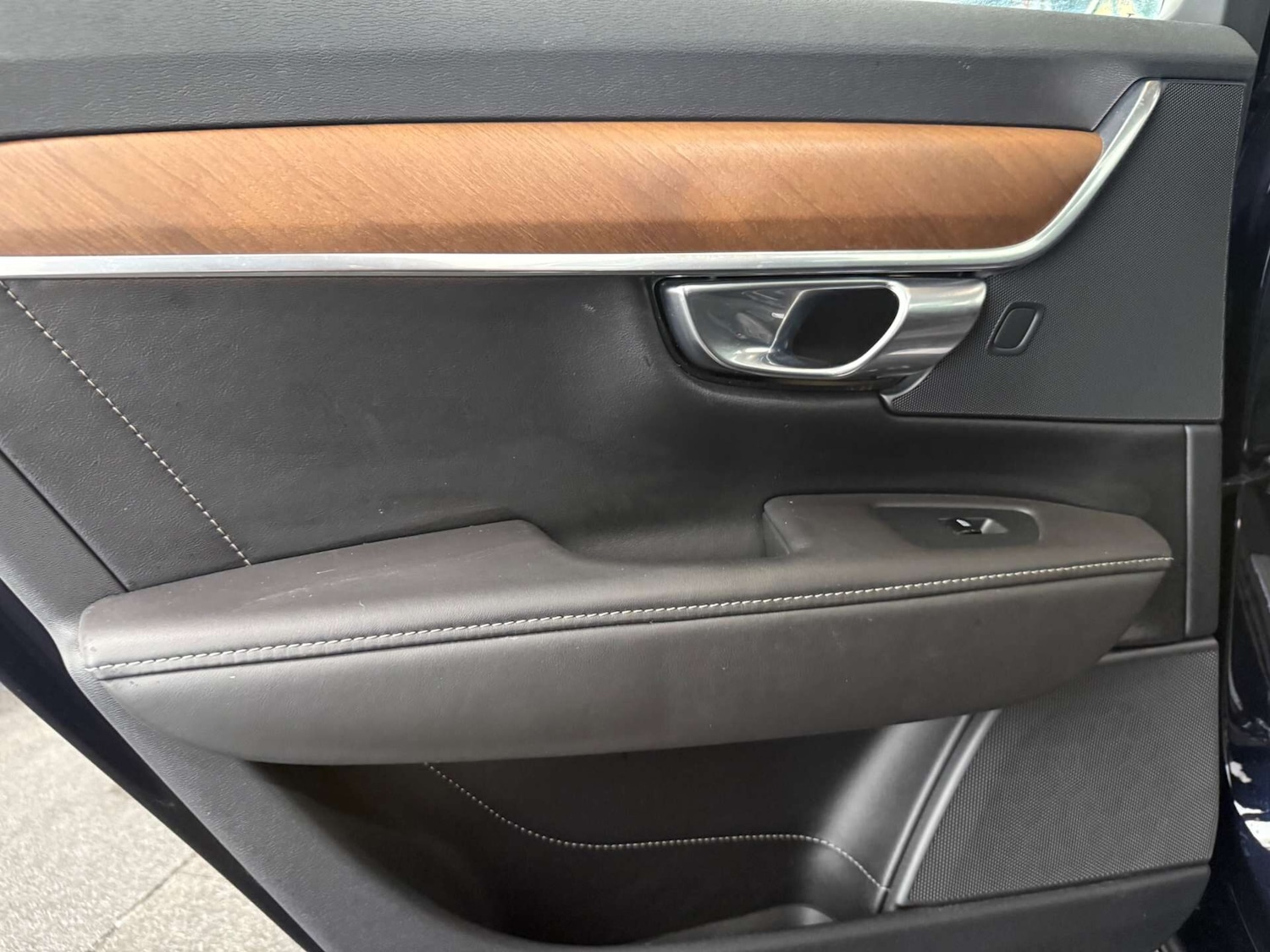 Used Volvo S90 2017 for sale - 76343800: Photo 42