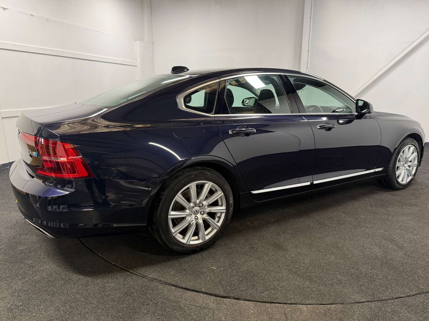 Used Volvo S90 2017 for sale - 76343800: Photo 5