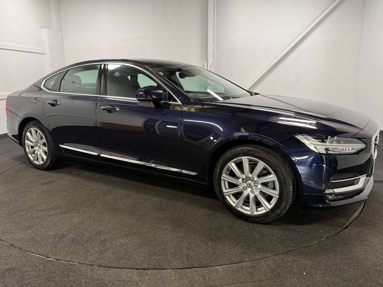 Used Volvo S90 2017 for sale - 76343800: Photo 6
