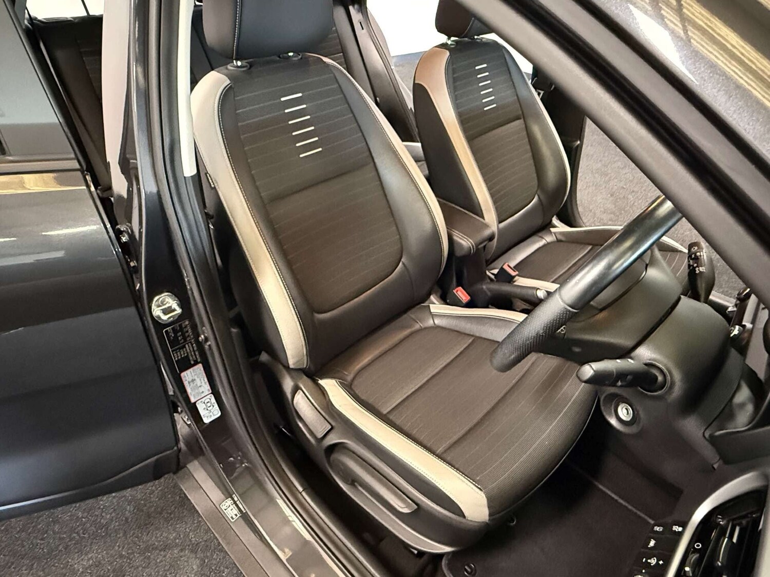 Used Kia Stonic 2020 for sale - 77998653: Photo 10