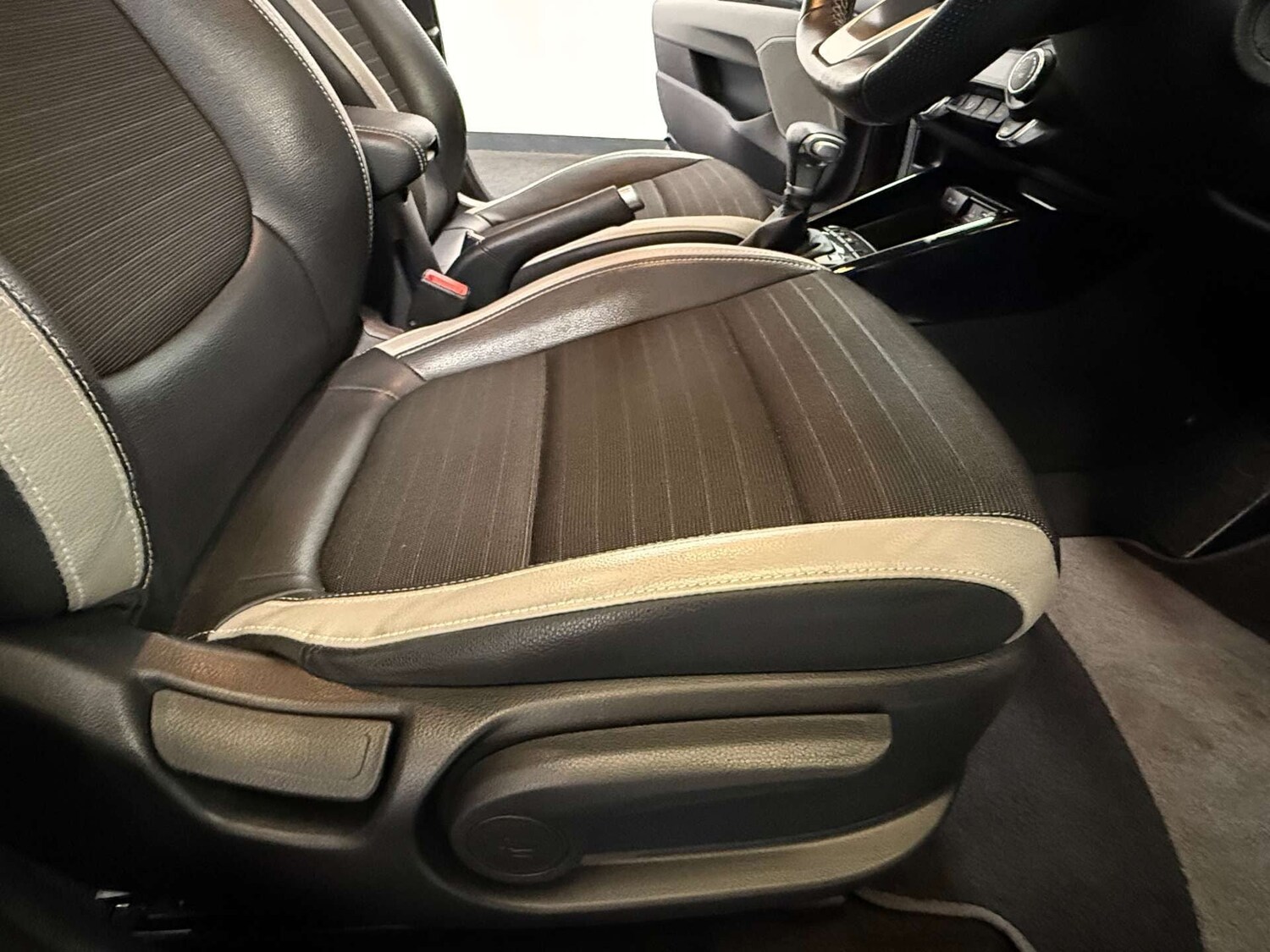 Used Kia Stonic 2020 for sale - 77998653: Photo 12