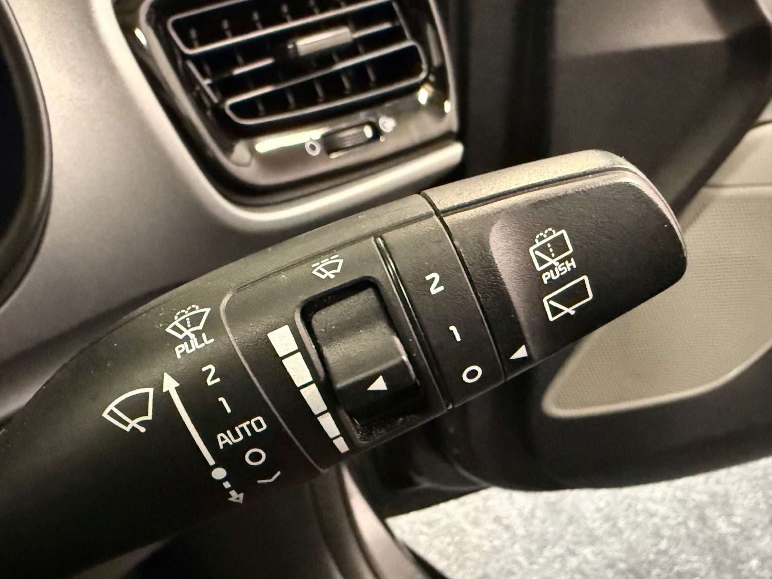 Used Kia Stonic 2020 for sale - 77998653: Photo 26