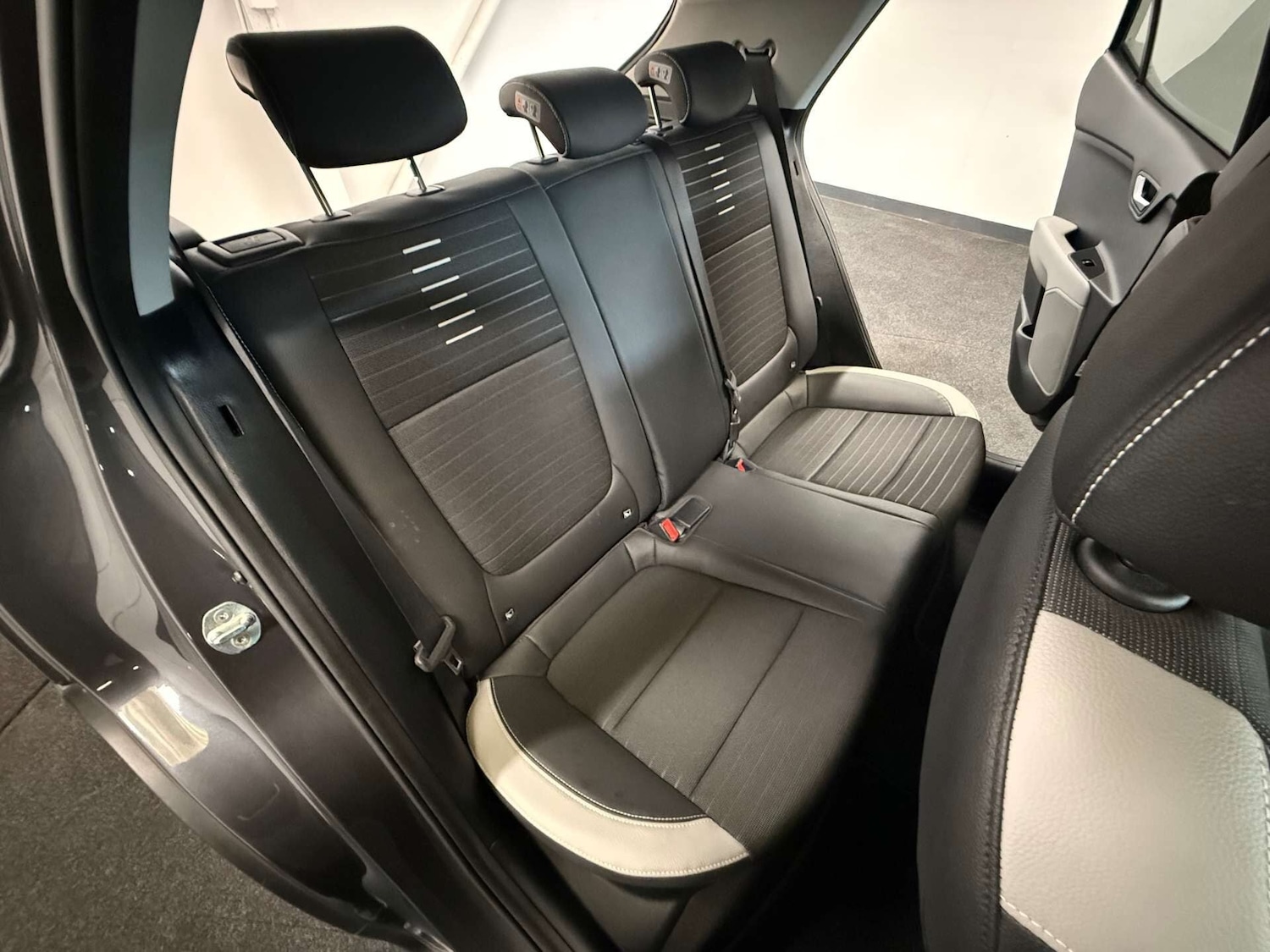 Used Kia Stonic 2020 for sale - 77998653: Photo 28