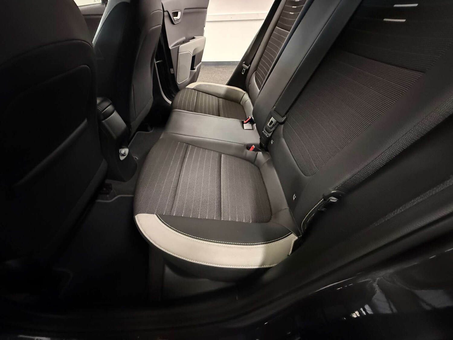 Used Kia Stonic 2020 for sale - 77998653: Photo 37