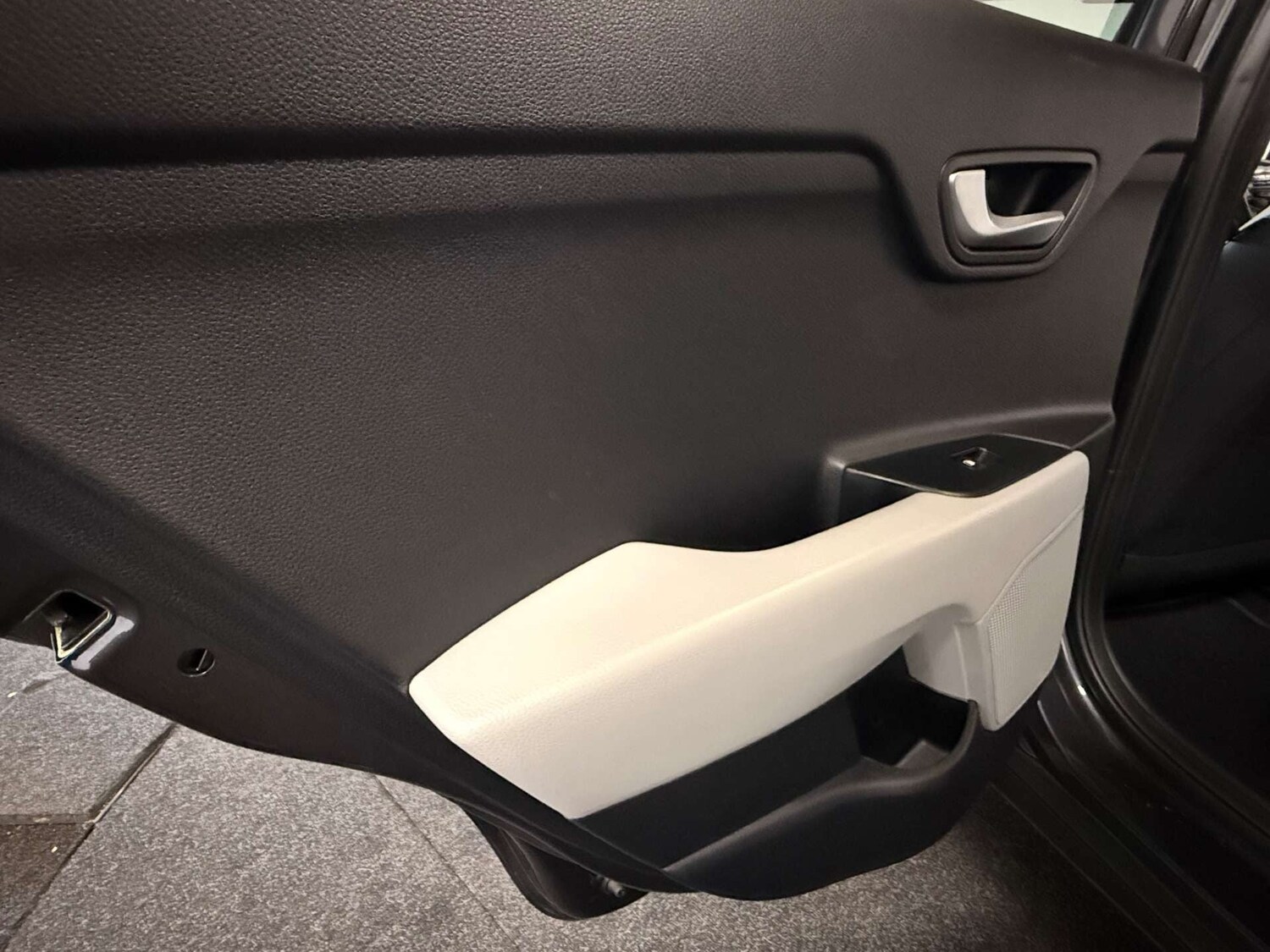 Used Kia Stonic 2020 for sale - 77998653: Photo 40