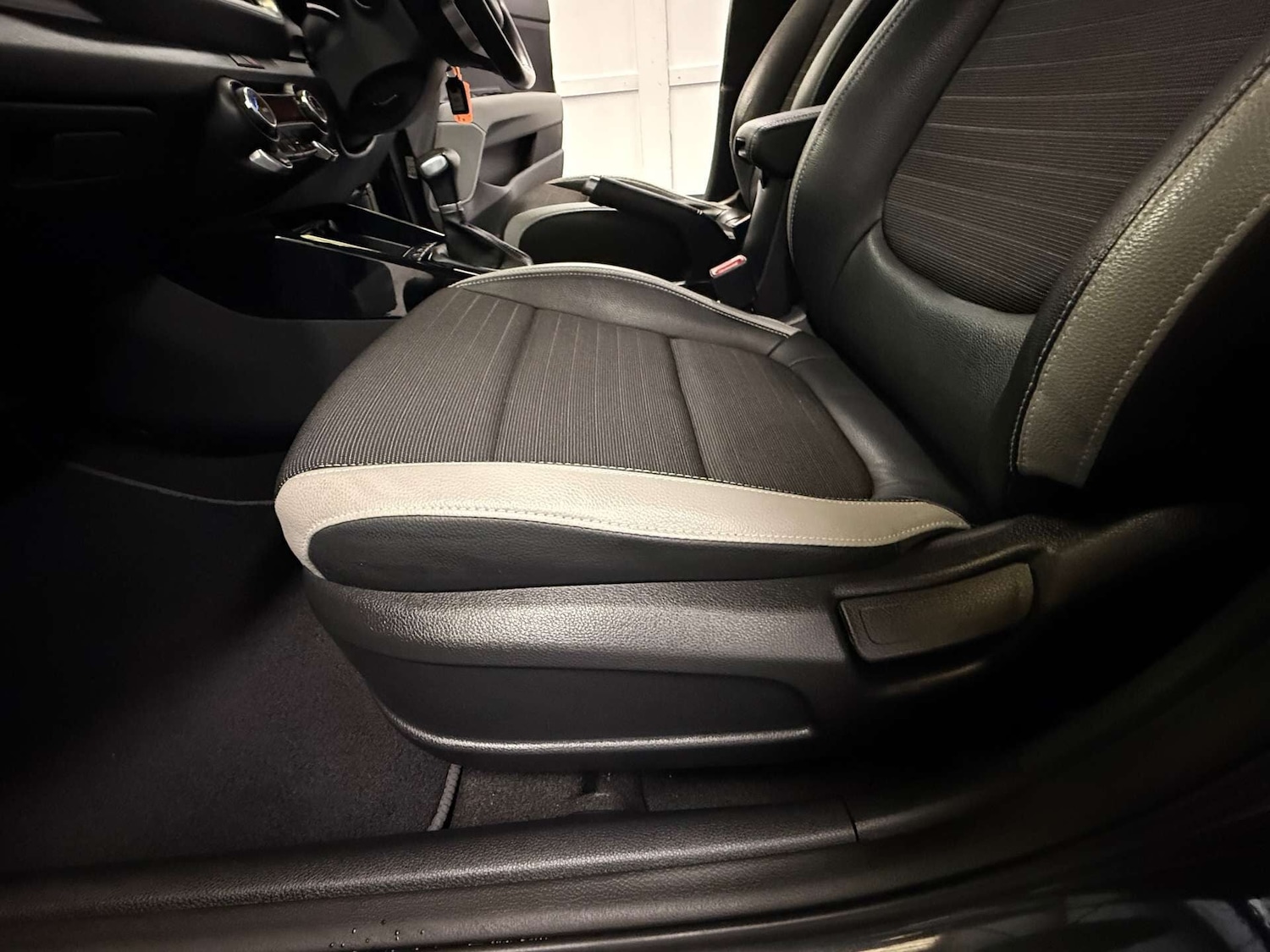 Used Kia Stonic 2020 for sale - 77998653: Photo 41