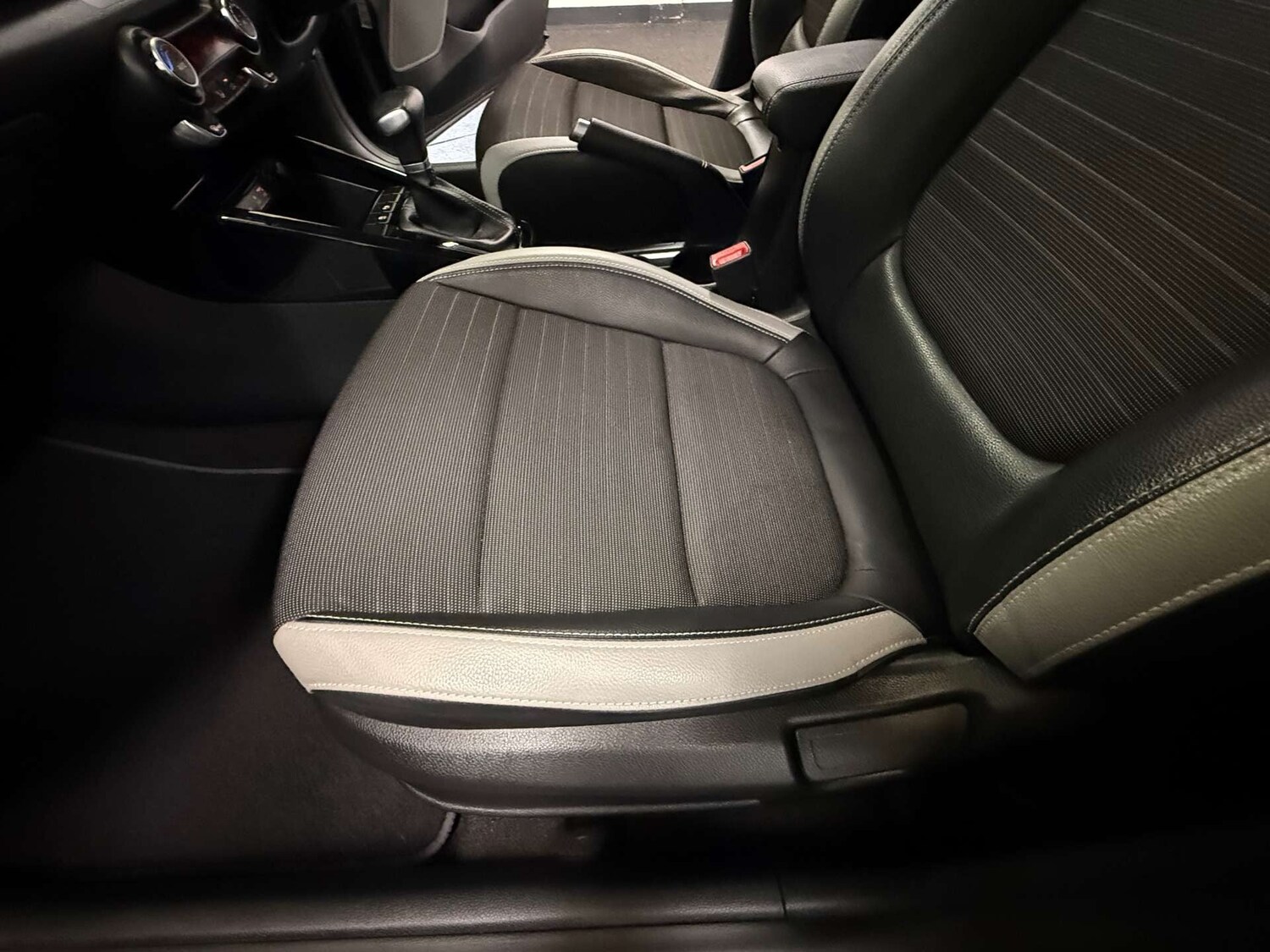 Used Kia Stonic 2020 for sale - 77998653: Photo 42