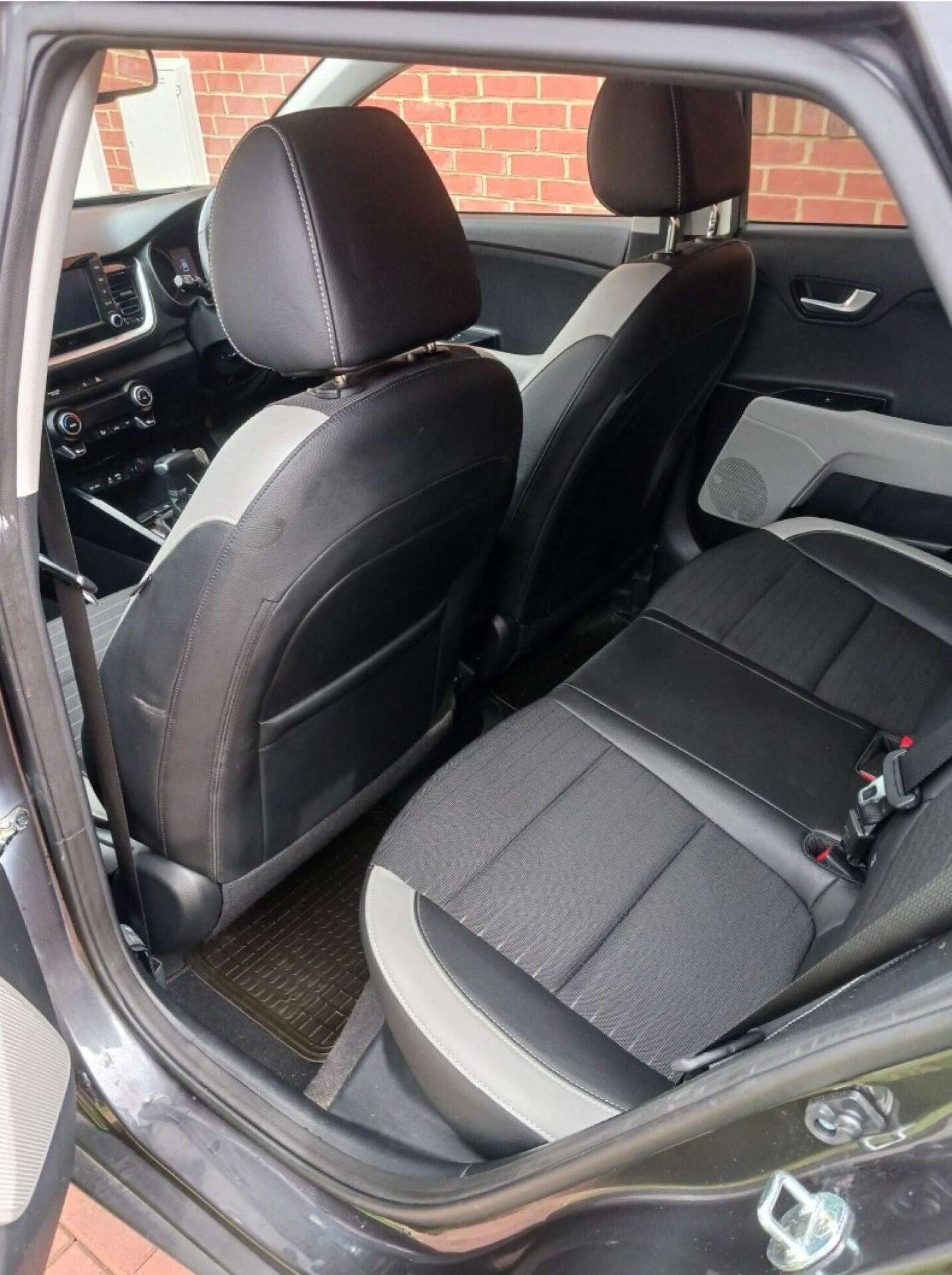 Used Kia Stonic 2022 for sale - 77989534: Photo 5