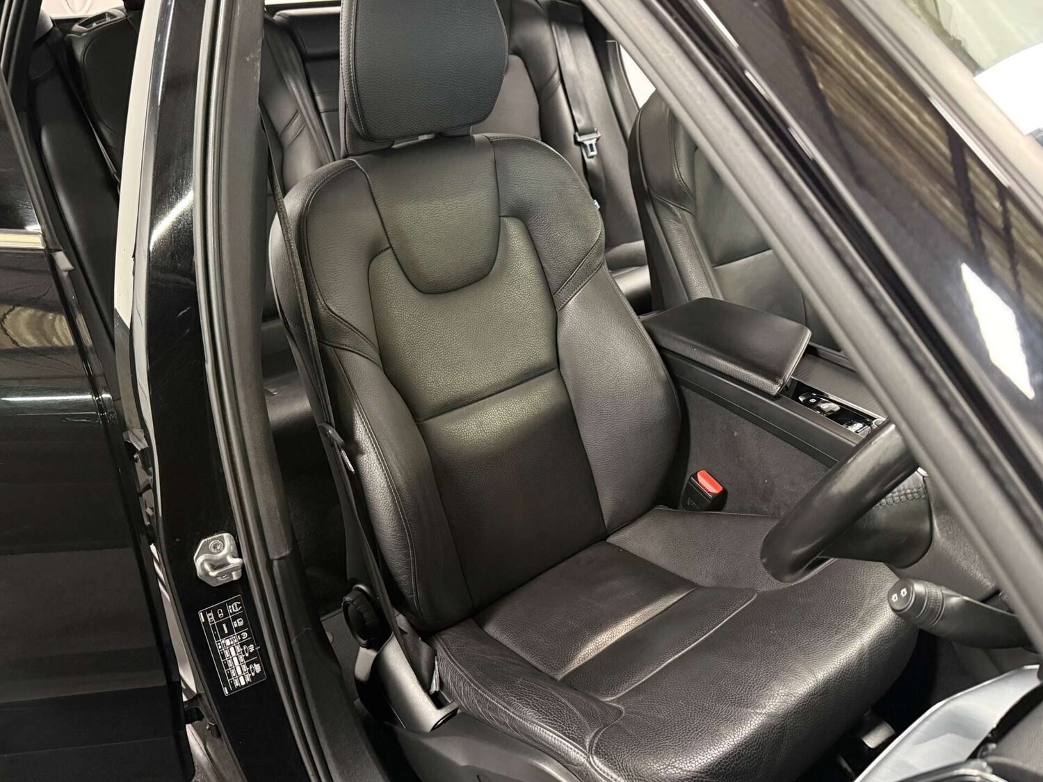 Used Volvo XC60 2019 for sale - 77368090: Photo 15