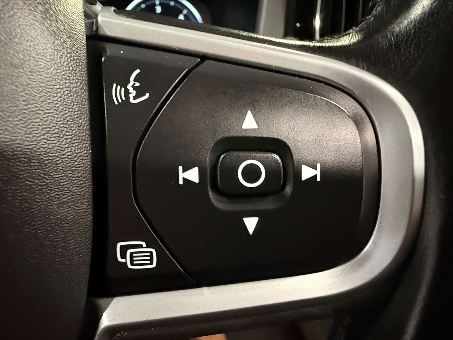 Used Volvo XC60 2019 for sale - 77368090: Photo 21