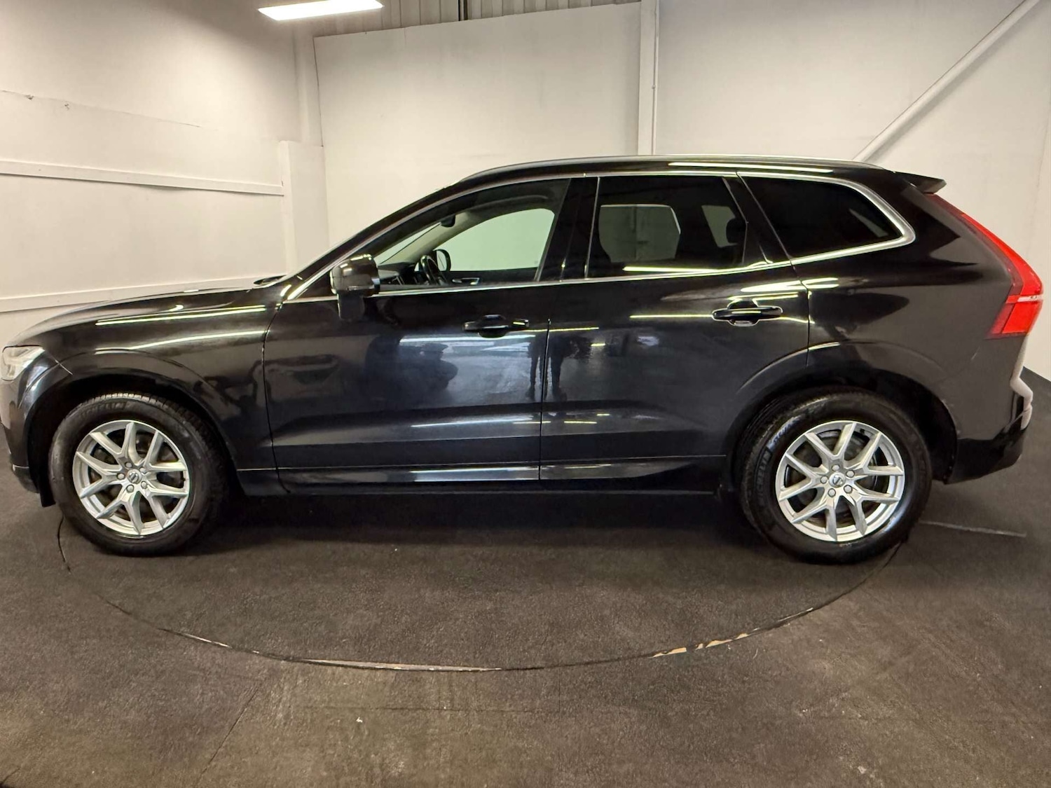 Used Volvo XC60 2019 for sale - 77368090: Photo 3