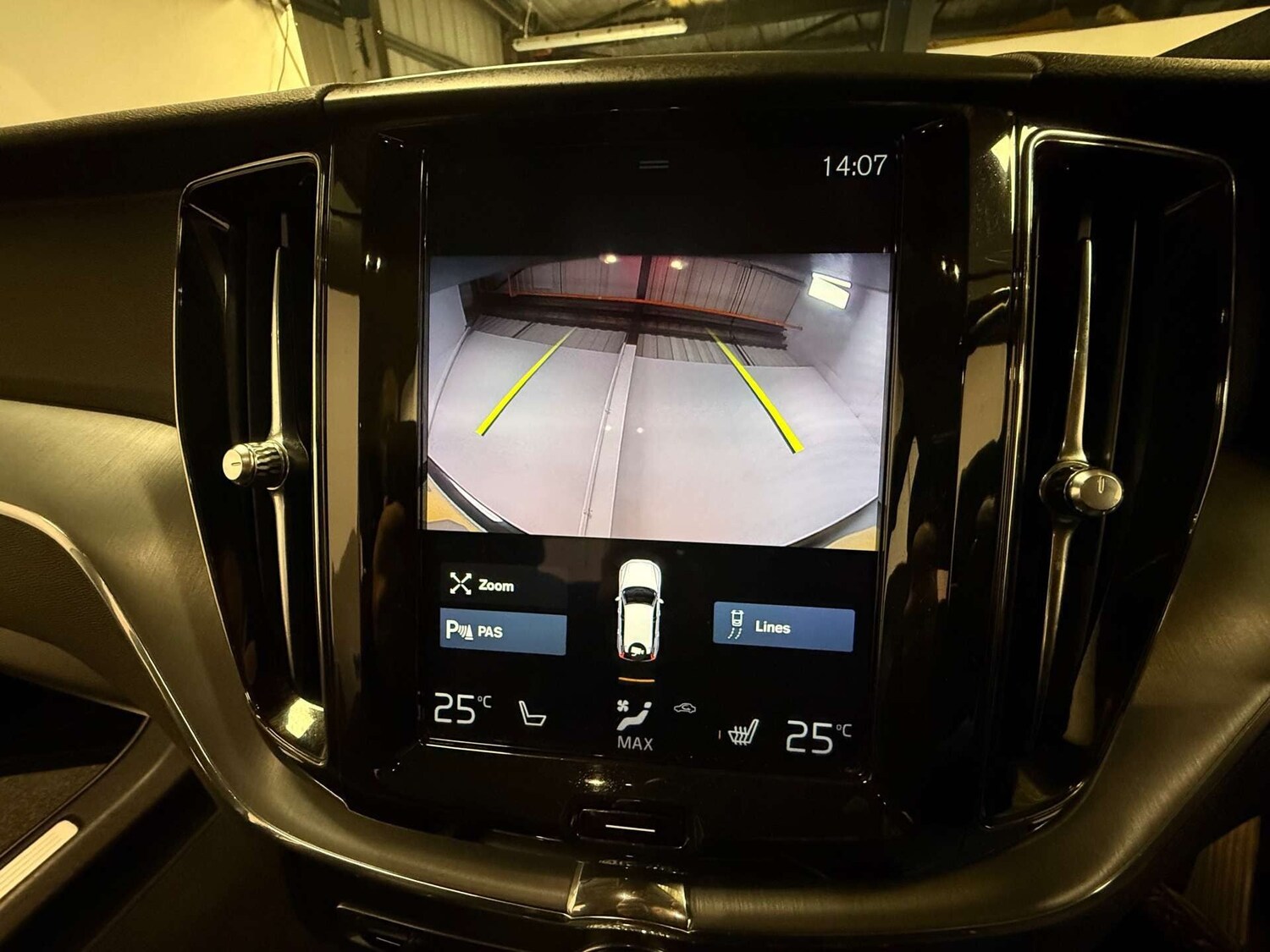 Used Volvo XC60 2019 for sale - 77368090: Photo 31