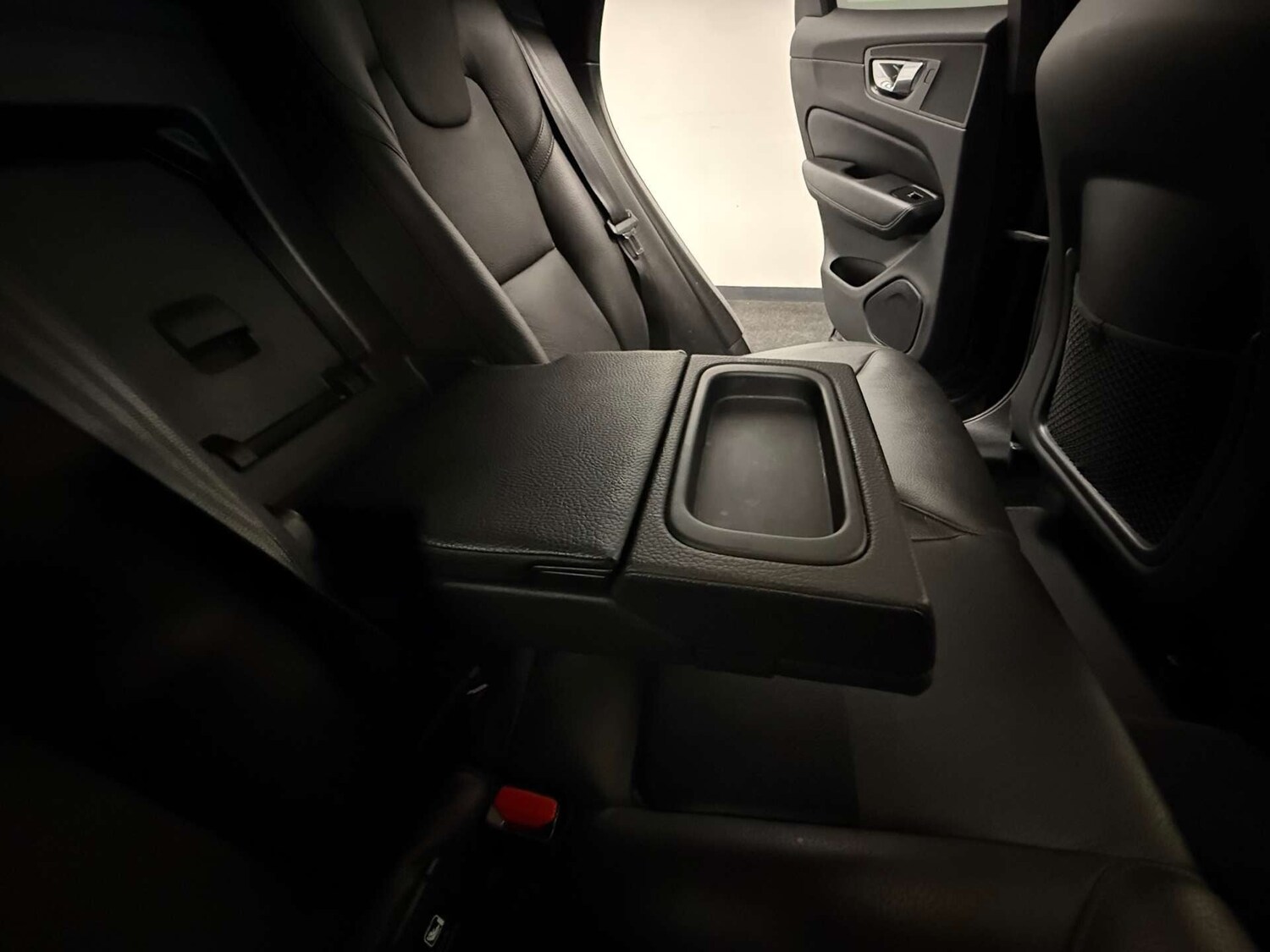 Used Volvo XC60 2019 for sale - 77368090: Photo 35