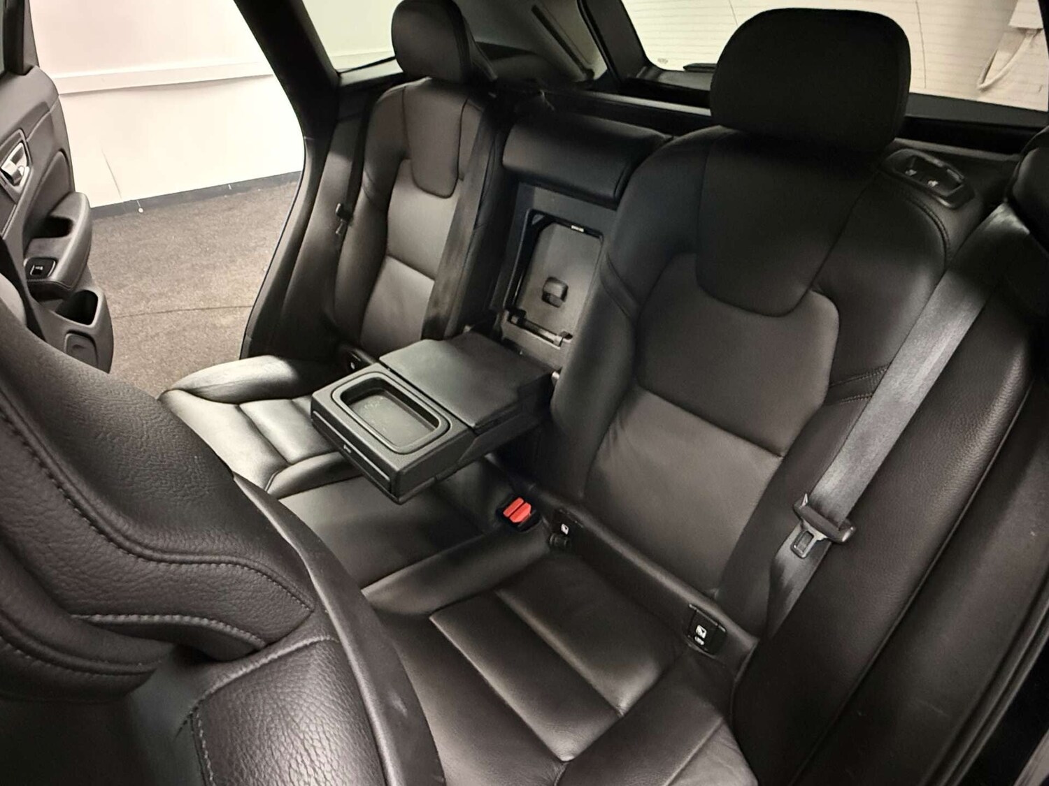 Used Volvo XC60 2019 for sale - 77368090: Photo 46