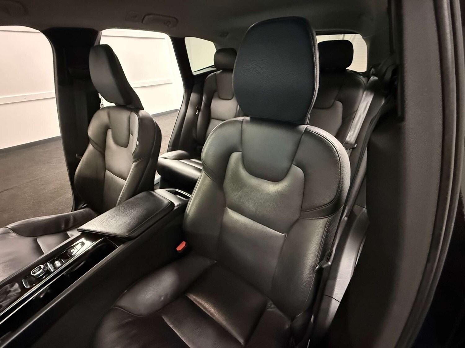 Used Volvo XC60 2019 for sale - 77368090: Photo 49