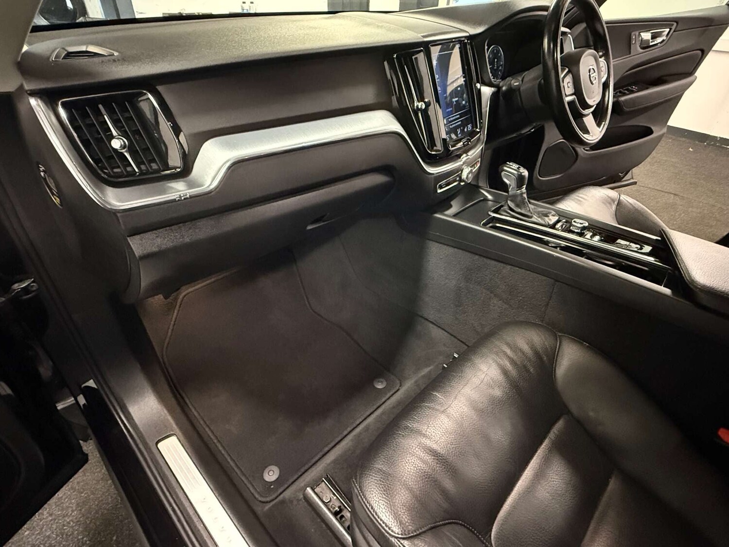 Used Volvo XC60 2019 for sale - 77368090: Photo 50