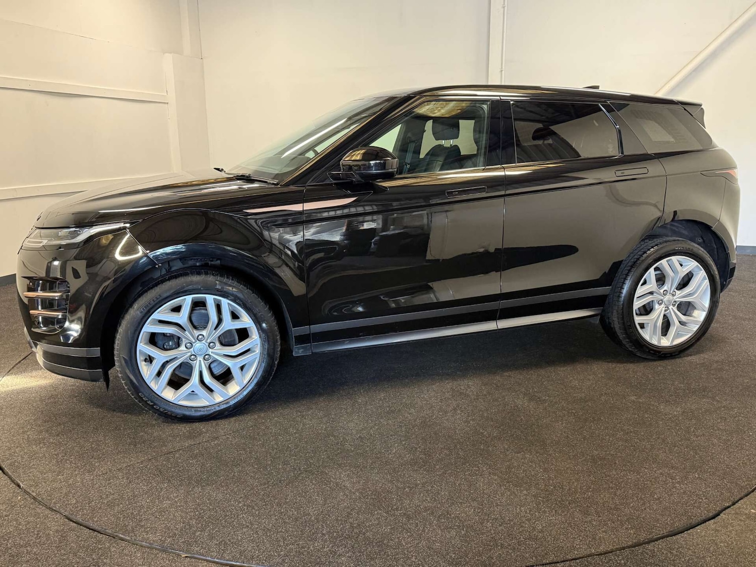 Used Land Rover Range Rover Evoque 2022 for sale - 77974689: Photo 2