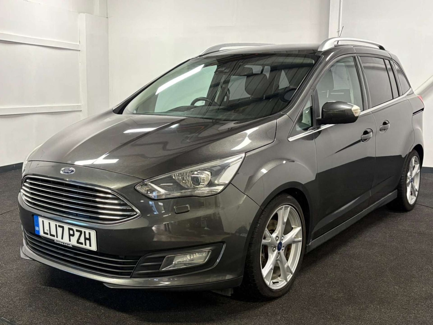 Used Ford C-Max 2017 for sale - 76979427: Photo 1