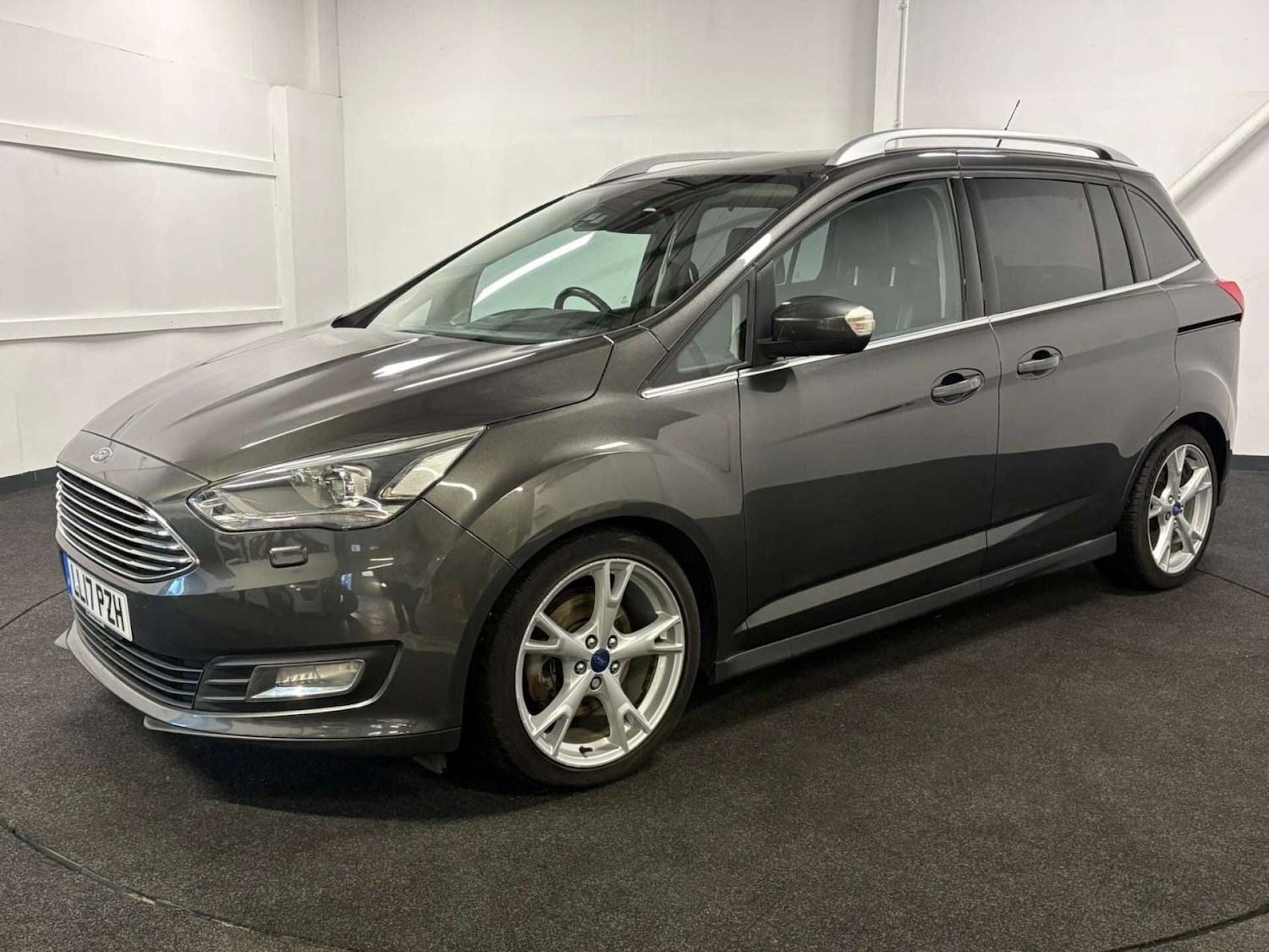 Used Ford C-Max 2017 for sale - 76979427: Photo 2