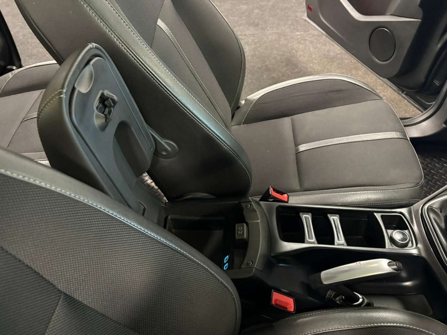 Used Ford C-Max 2017 for sale - 76979427: Photo 29