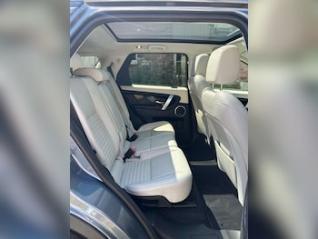 Used Land Rover Discovery Sport 2019 for sale - 76555304: Photo