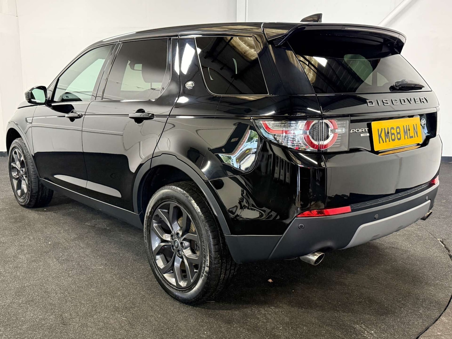 Used Land Rover Discovery Sport 2018 for sale - 76581292: Photo 3