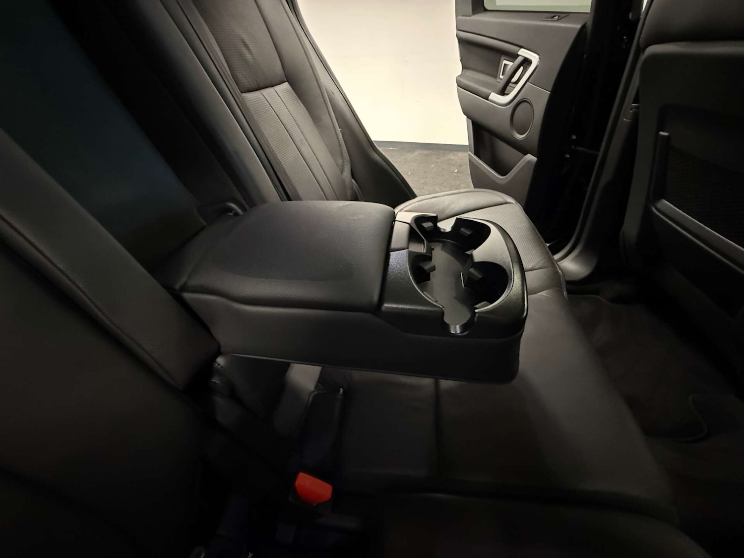 Used Land Rover Discovery Sport 2018 for sale - 76581292: Photo 45