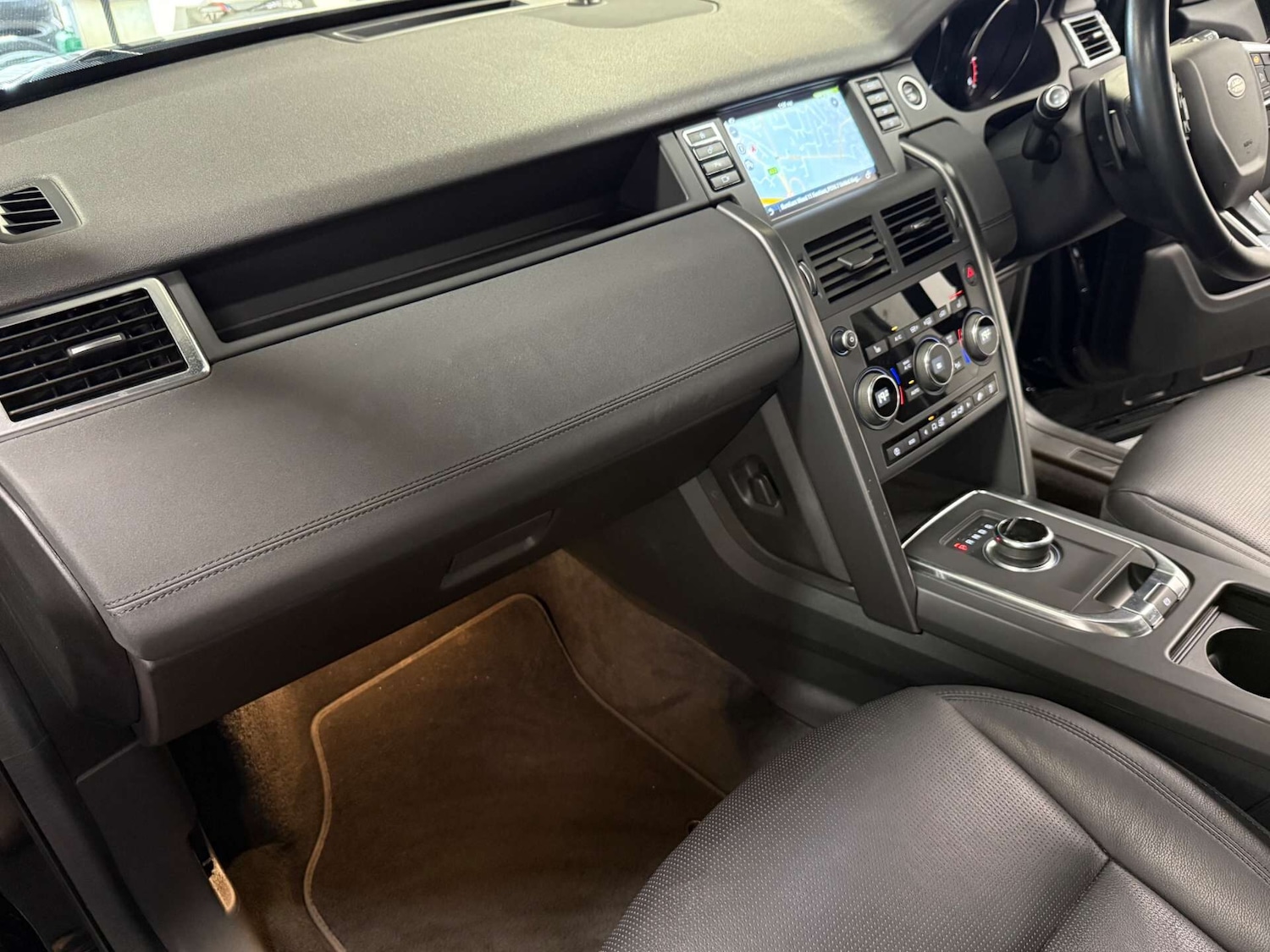 Used Land Rover Discovery Sport 2018 for sale - 76581292: Photo 62