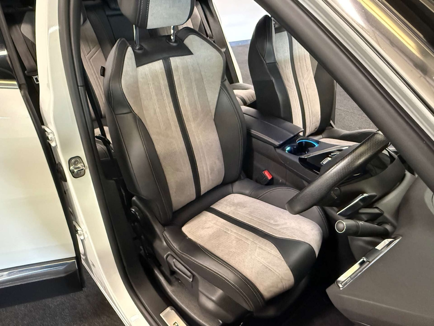 Used Peugeot 3008 2021 for sale - 77973587: Photo 11