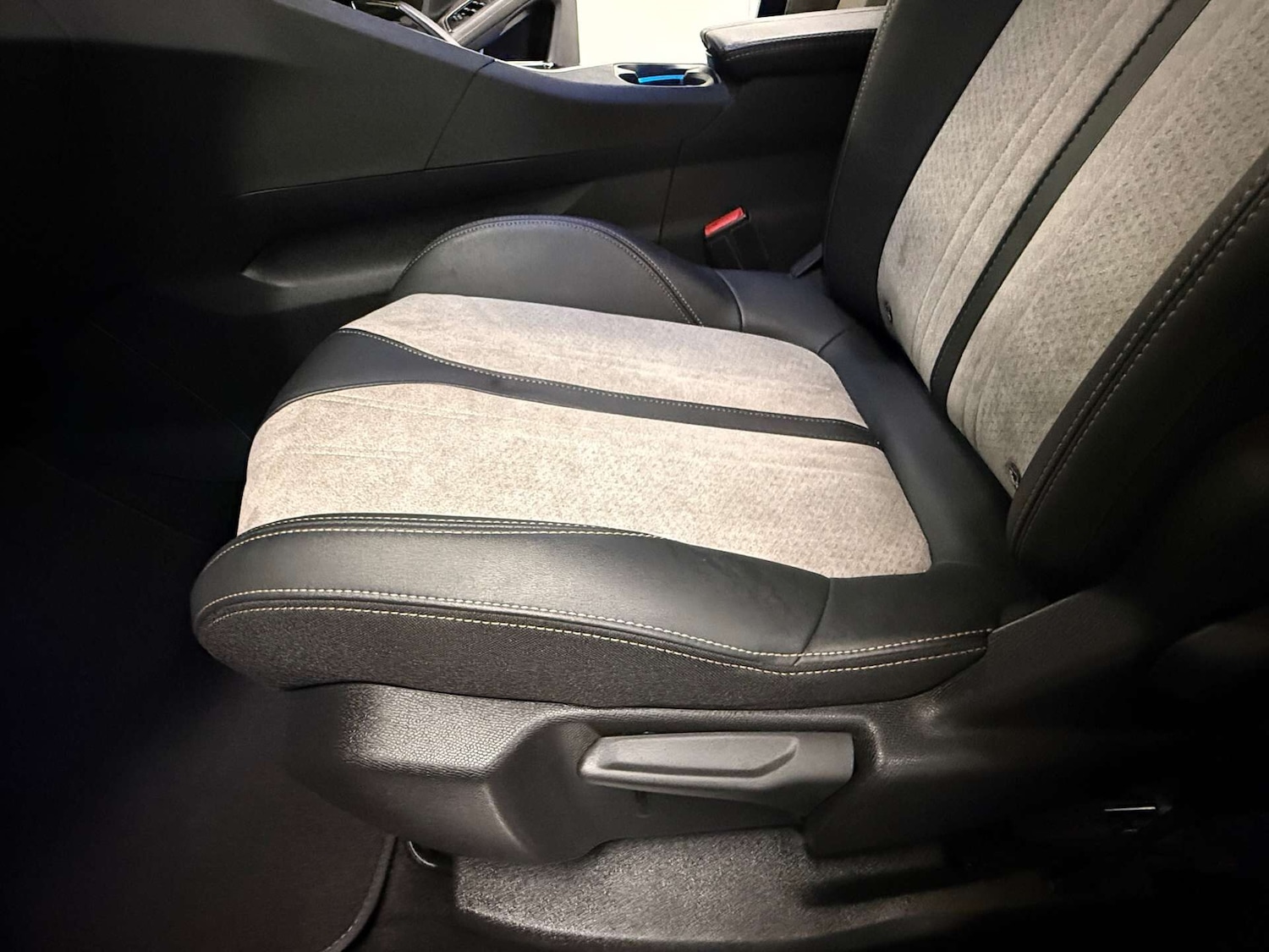 Used Peugeot 3008 2021 for sale - 77973587: Photo 50