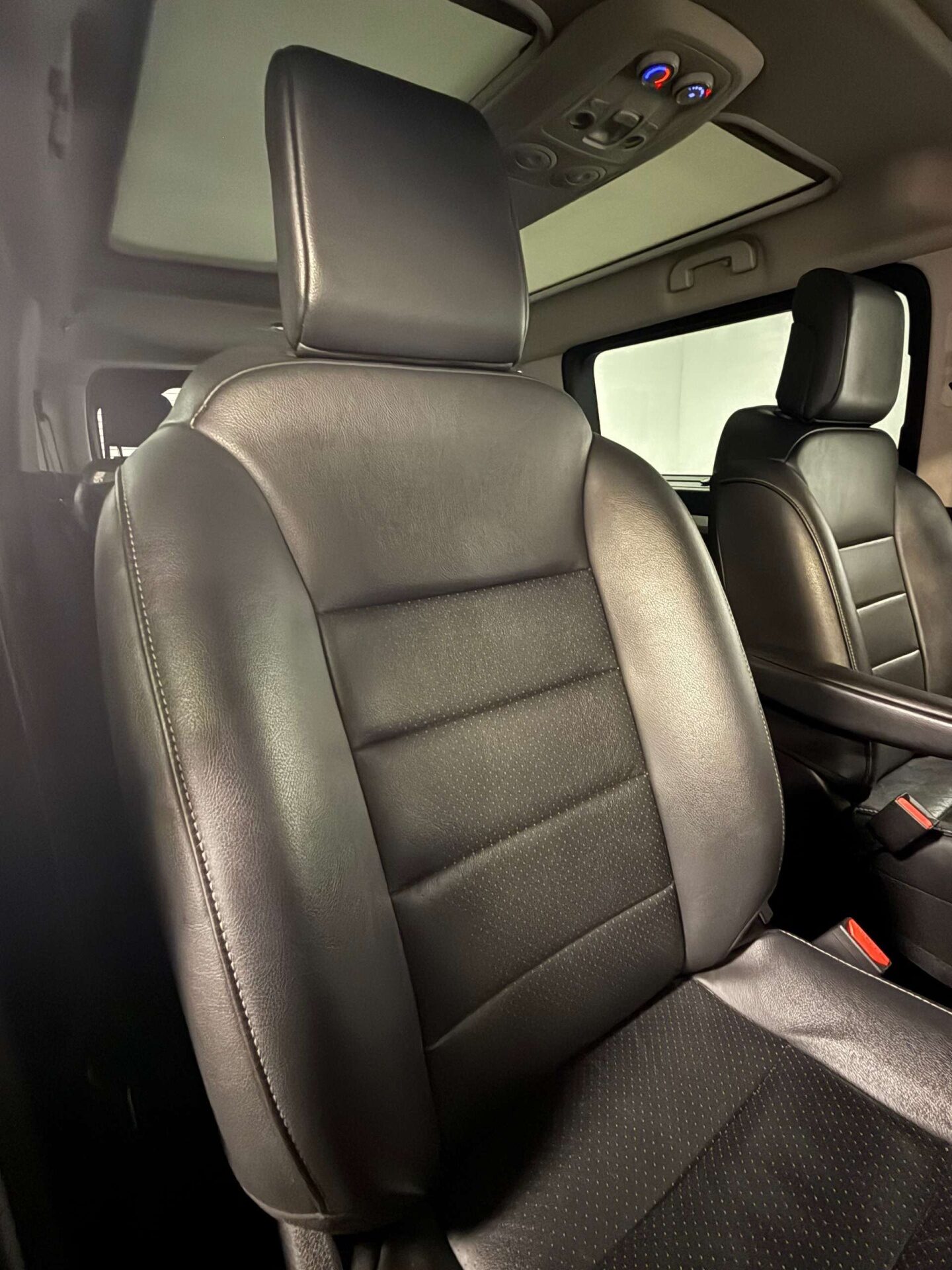 Used Peugeot Traveller 2018 for sale - 76982655: Photo 13