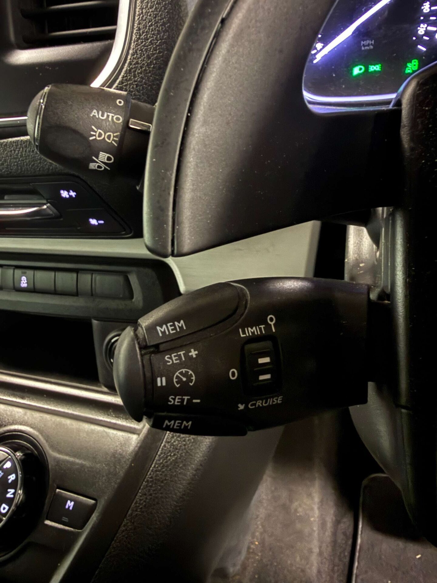 Used Peugeot Traveller 2018 for sale - 76982655: Photo 17