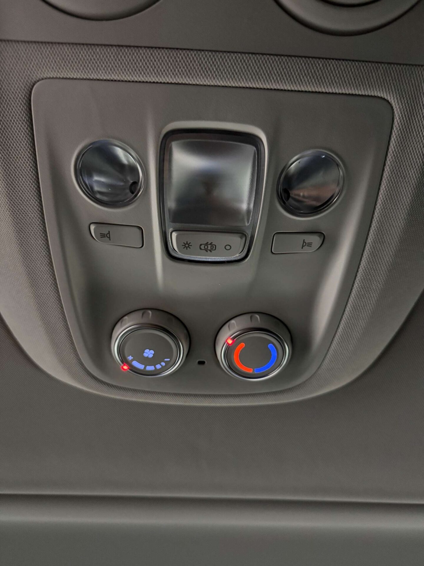 Used Peugeot Traveller 2018 for sale - 76982655: Photo 29