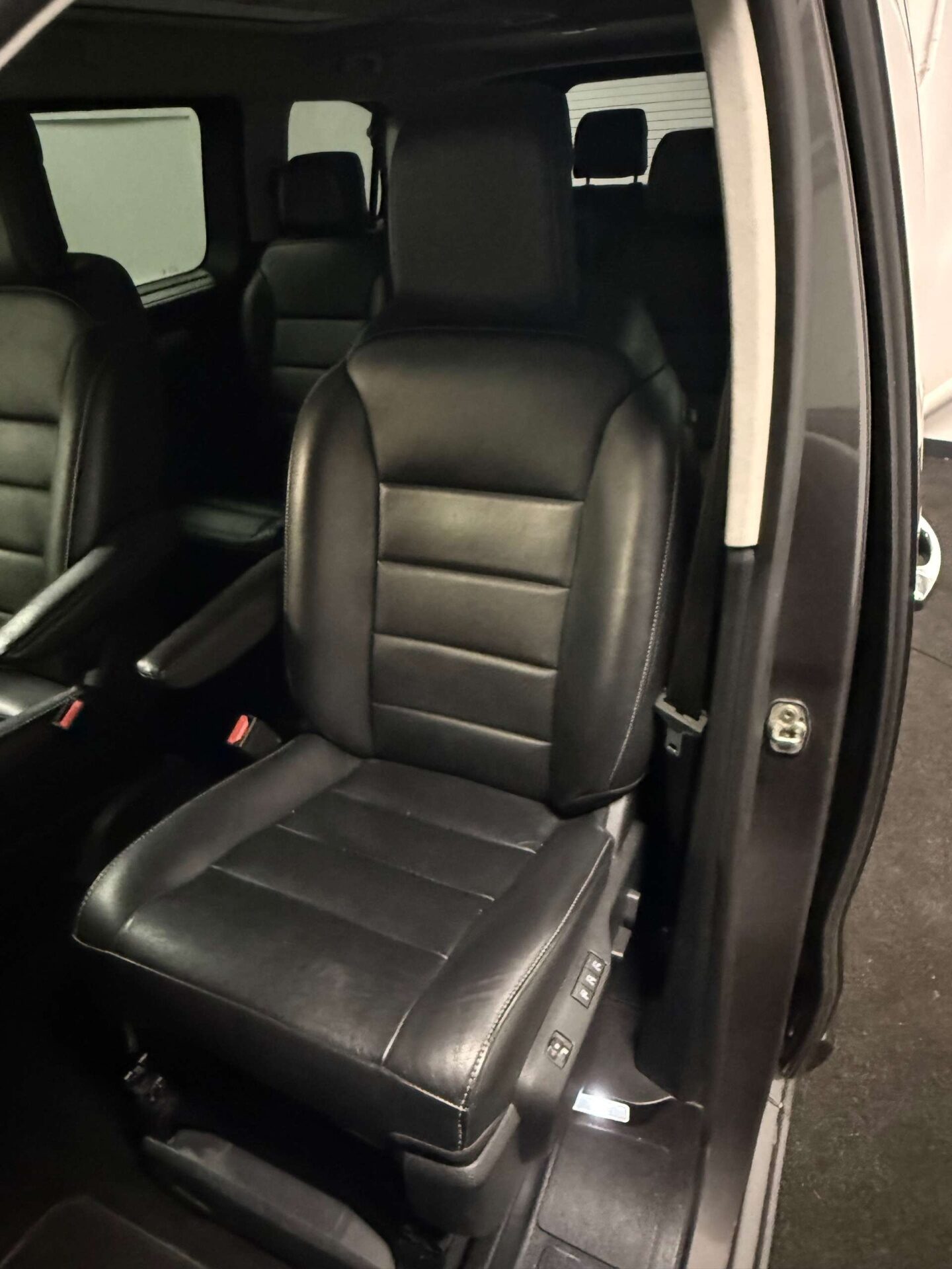 Used Peugeot Traveller 2018 for sale - 76982655: Photo 36