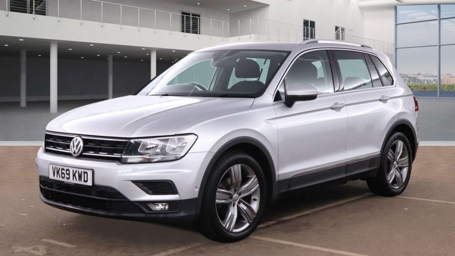 Used Volkswagen Tiguan 2019 for sale - 76481211: Photo 2