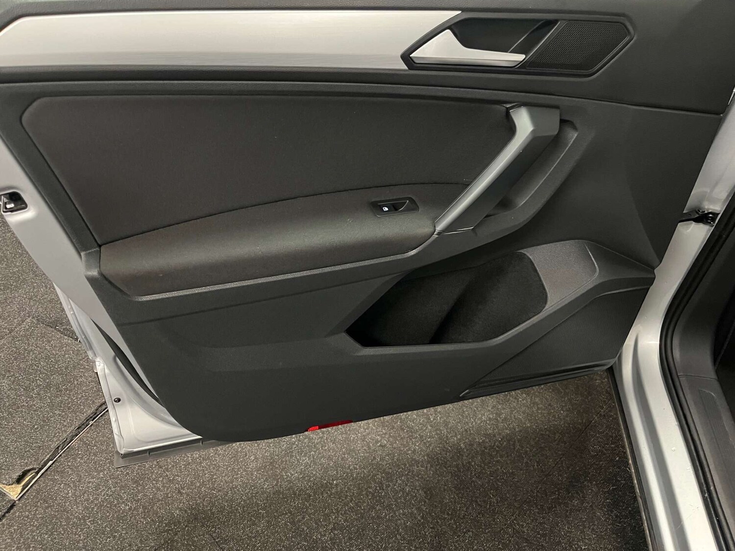 Used Volkswagen Tiguan 2019 for sale - 76481211: Photo 47