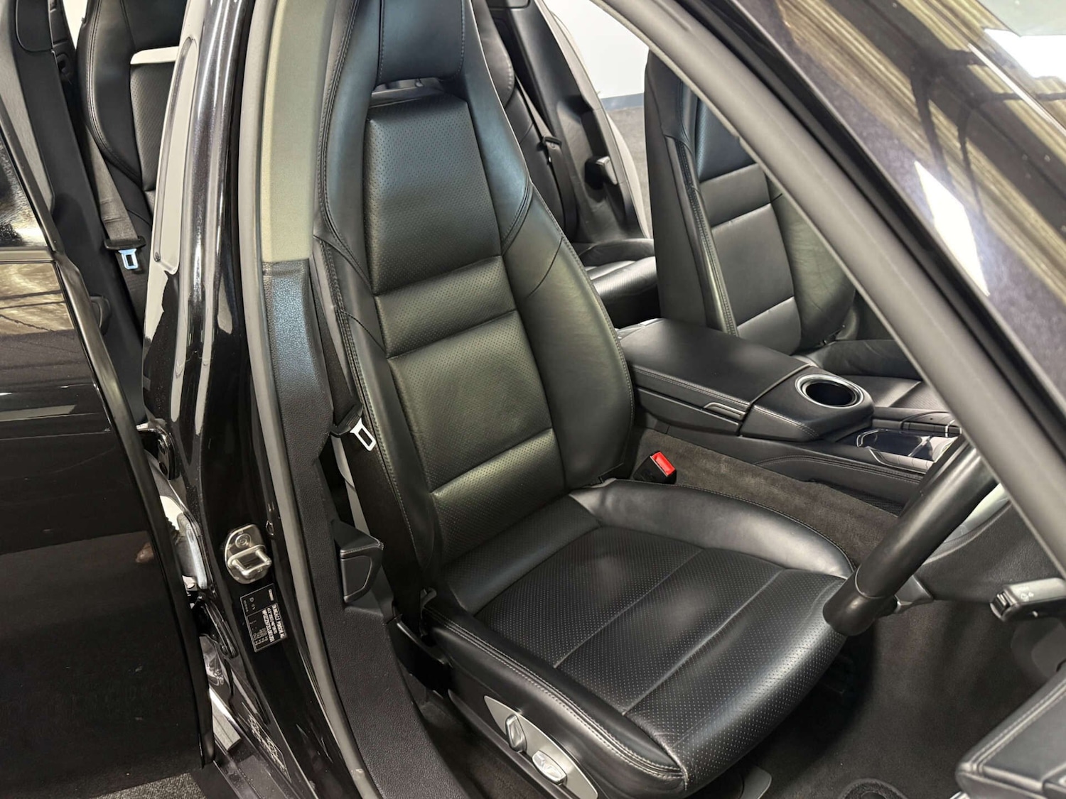 Used Porsche Panamera 2011 for sale - 76631177: Photo 10