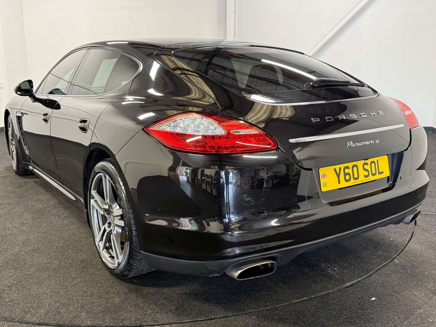 Used Porsche Panamera 2011 for sale - 76631177: Photo 3