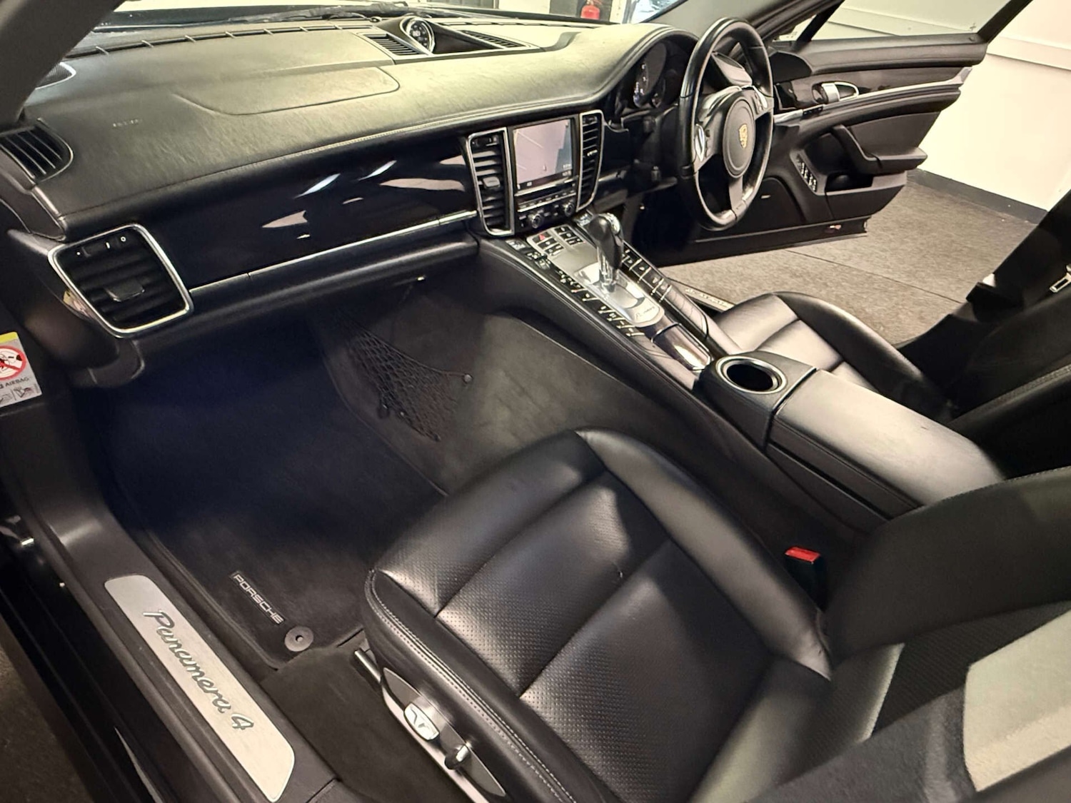 Used Porsche Panamera 2011 for sale - 76631177: Photo 43