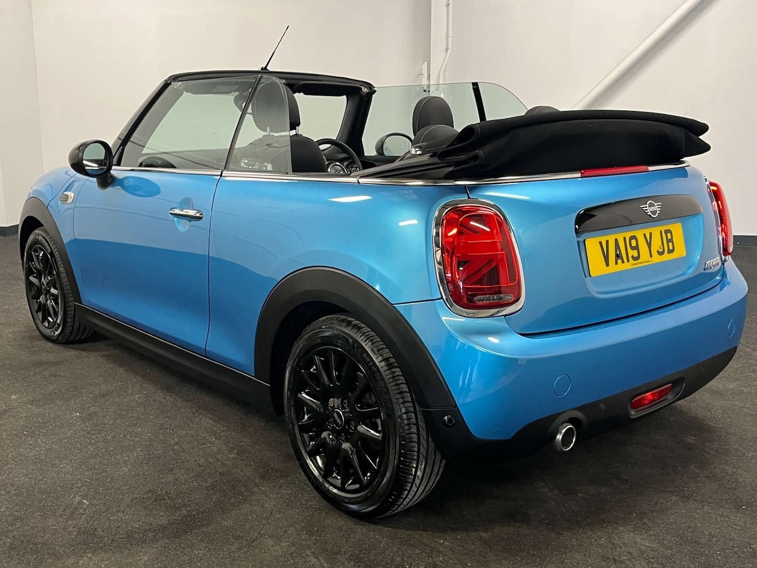 Used MINI Convertible 2019 for sale - 77605409: Photo 10