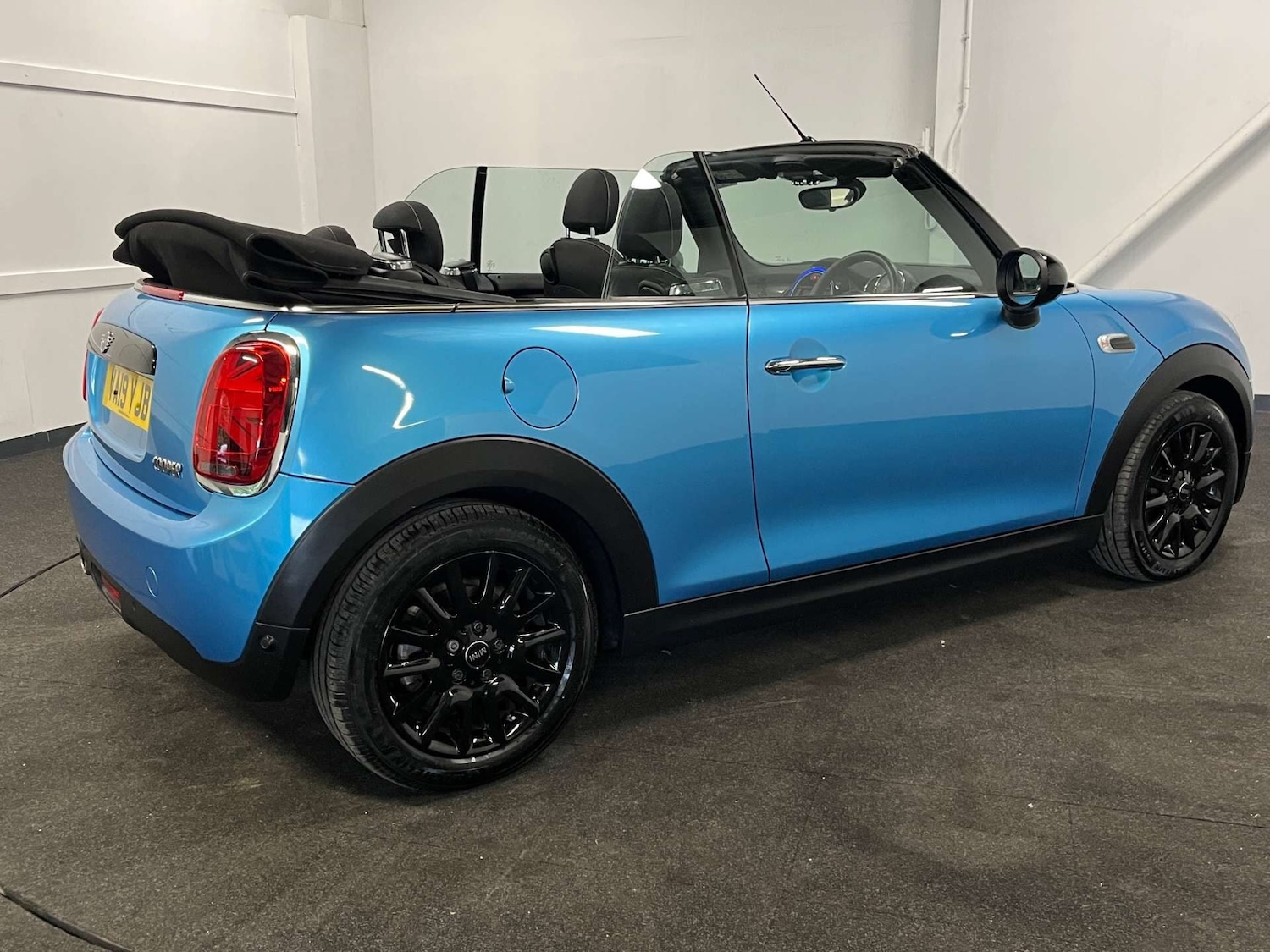 Used MINI Convertible 2019 for sale - 77605409: Photo 12