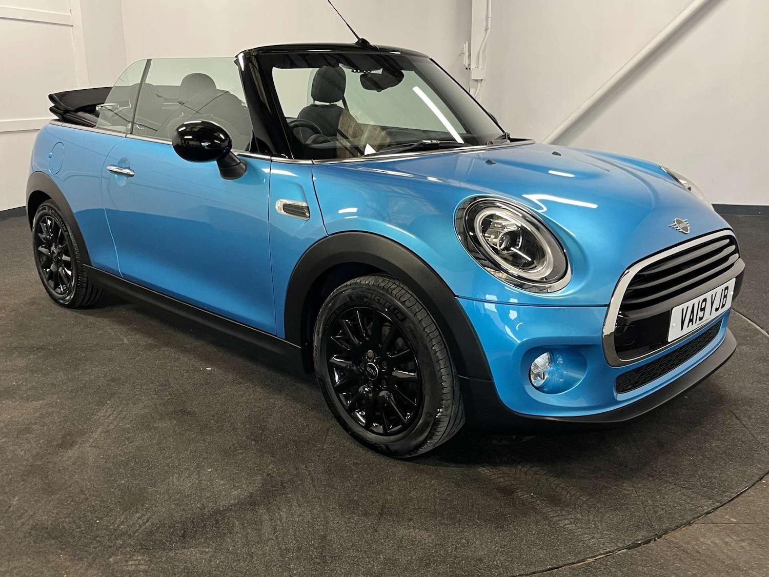 Used MINI Convertible 2019 for sale - 77605409: Photo 13
