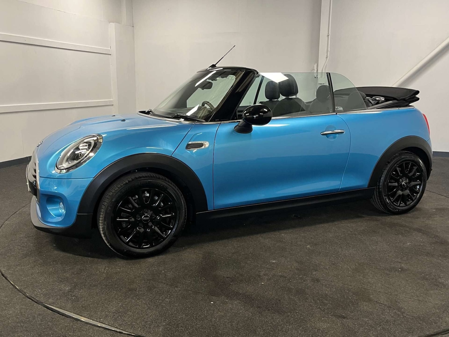 Used MINI Convertible 2019 for sale - 77605409: Photo 9