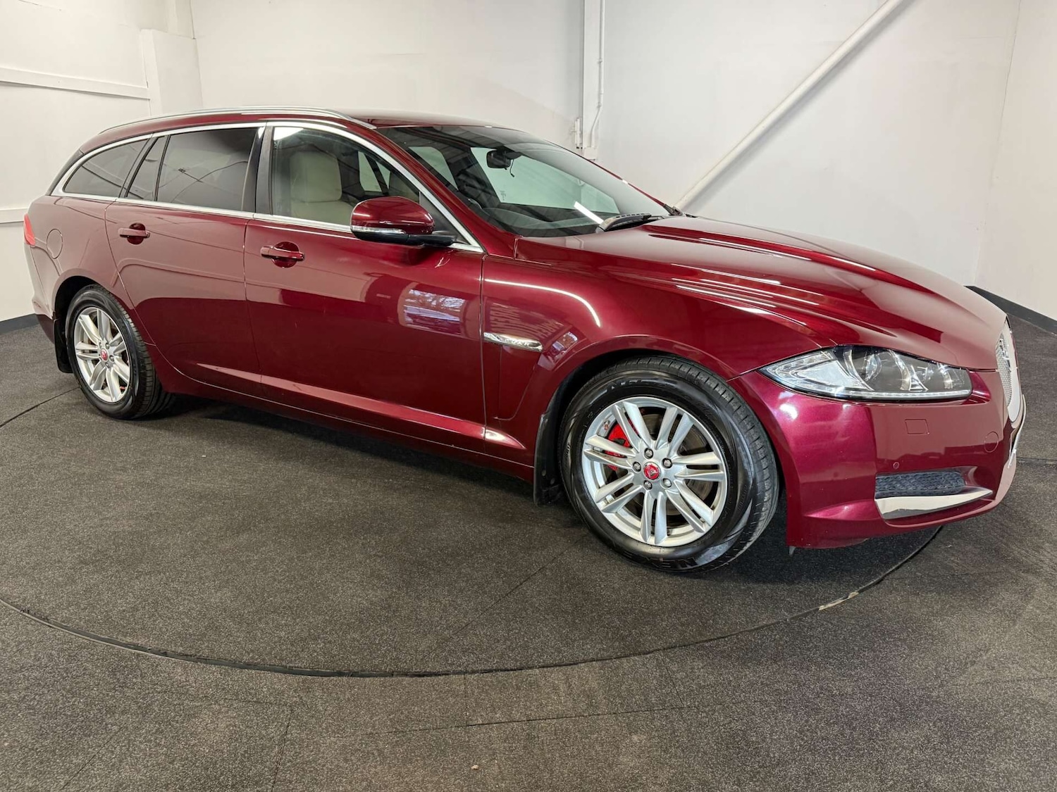 Used Jaguar XF 2014 for sale - 77351287: Photo 6