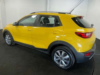 Used Kia Stonic 2023 for sale - 78692544: Photo
