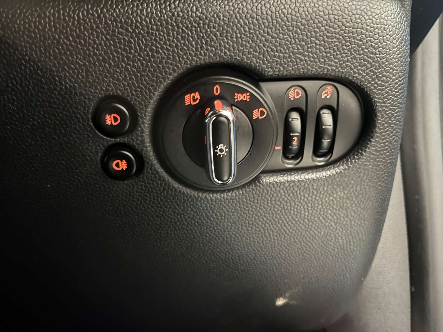 Used MINI Convertible 2019 for sale - 75894552: Photo 23