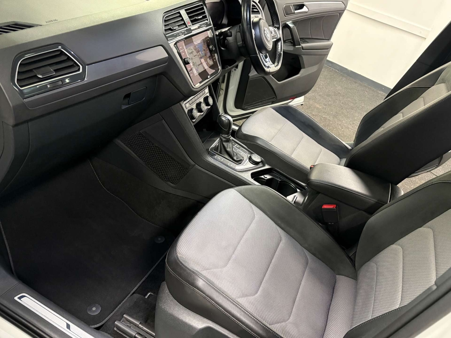 Used Volkswagen Tiguan 2018 for sale - 77020285: Photo 52