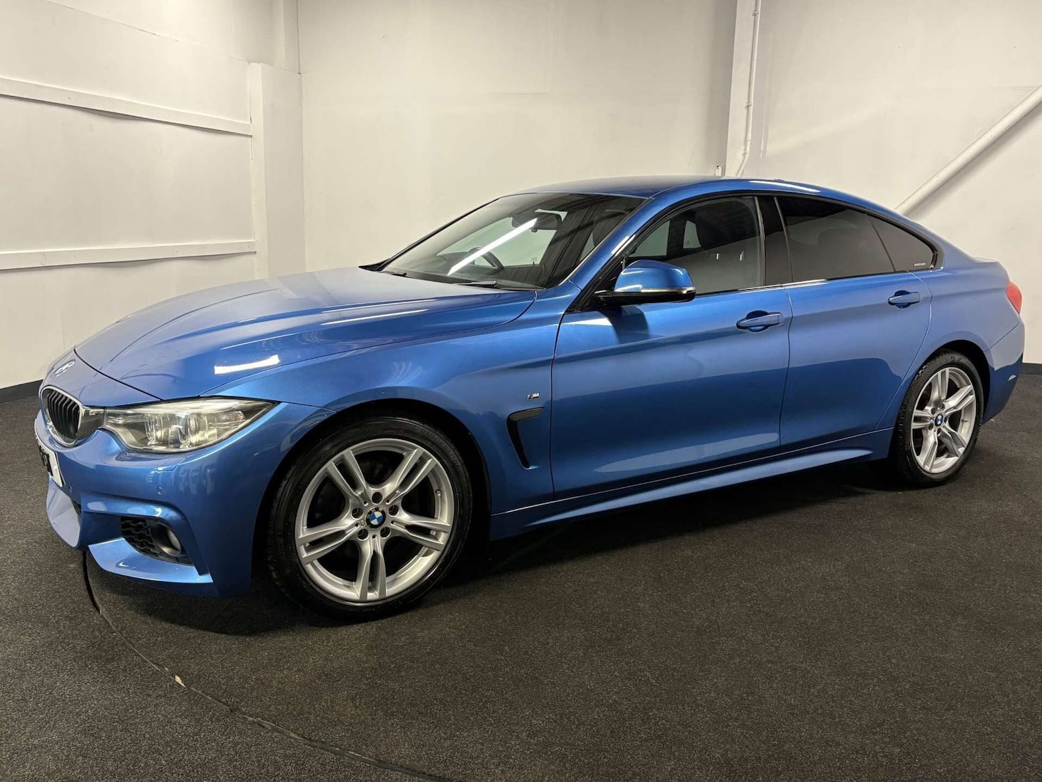 Used BMW 4 Series 2017 for sale - 76893136: Photo 2